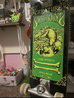 Full complete creature skatebkard (acid wheels and independent trucks)