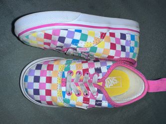 Kids Vans Cute checkered lace ups size 8