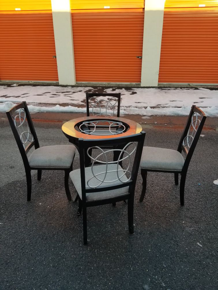 Table 4 chairs