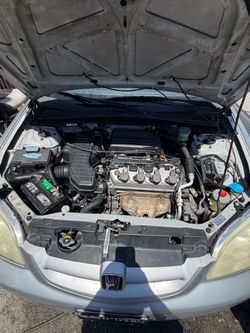Honda Civic Engine Bay – Complete Motor