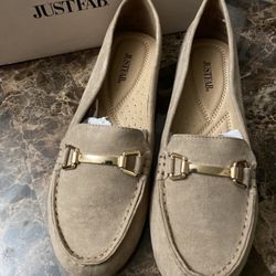 Justfab Size 8.5 Wide Taupe flats 