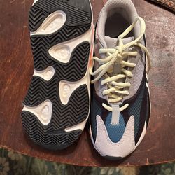 Adidas Yeezy Boost 700 Waverunner 