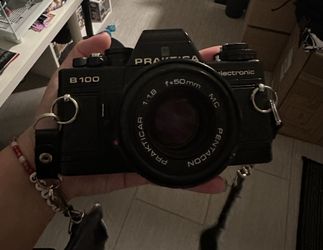 praktica B100