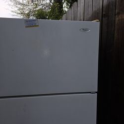 Whirlpool  Refrigerator with Top Freezer