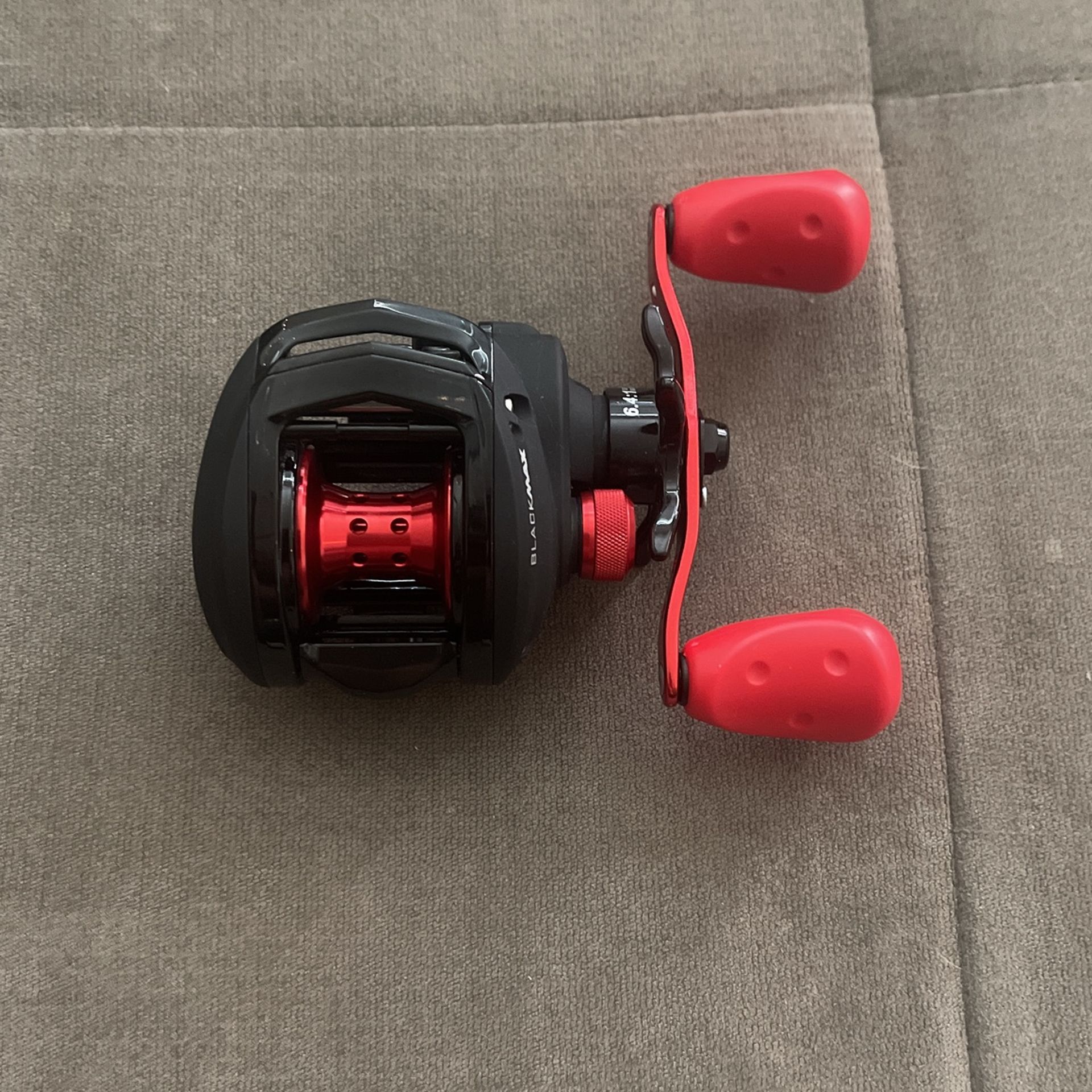 abu garcia black max pole Baitcast Fishing Combo, 6'6 inch Medium Rod, Right/Left Handed Reel molded soft touch knobs Ambassadeur 7000 C3 Round length:1.98mSpinning S662MH Abu Garcia Ambassadeur 5500