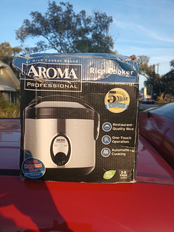 AROMA Digital Rice Cooker, 4-Cup / 8-Cup, with Steamer - ARC-914SBD