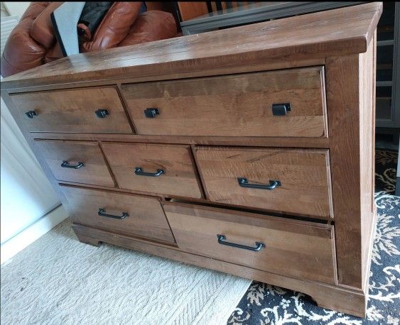 VAUGHAN BASSETT - COOL RUSTIC DRESSER WITH 7 DRAWERS IN AMBER - 174-002