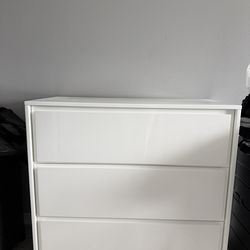 Modern dresser white