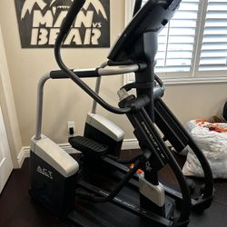 NordicTrack A.C.T. Commercial 10 Elliptical *Brand New condition!*