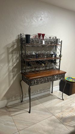Bar Car