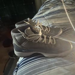 Jordan 11’s cool greys size 9
