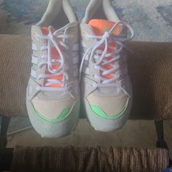 Adidas ZX750 SIZE 7.5 MEN 8.5 WOMEN