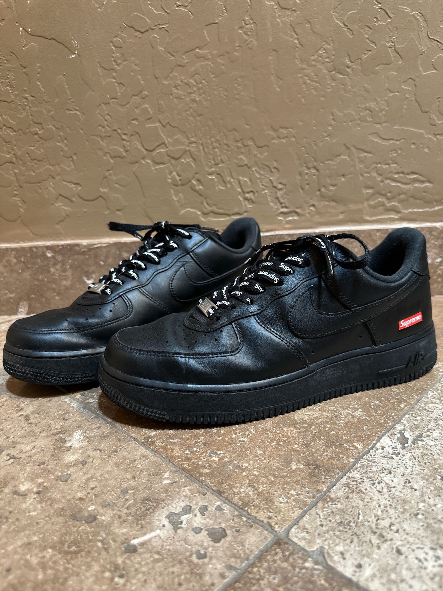 Supreme x Nike Air Force 1 Low ‘Black’ — Size 8
