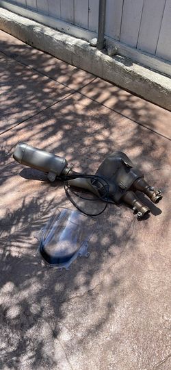 2016 Yamaha r1 catalytic converter + wind shield