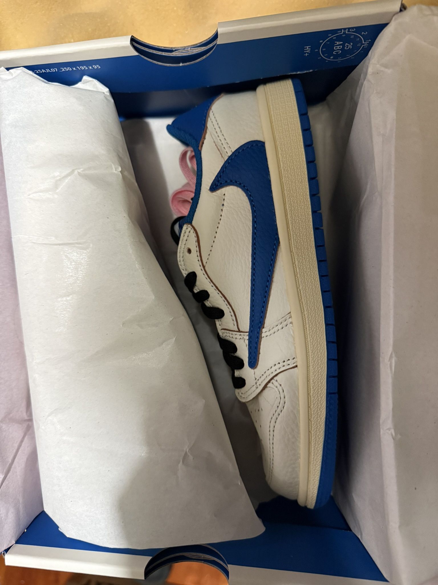 Jordan 1 Low Retro OG SP Fragment x Travis Scott 