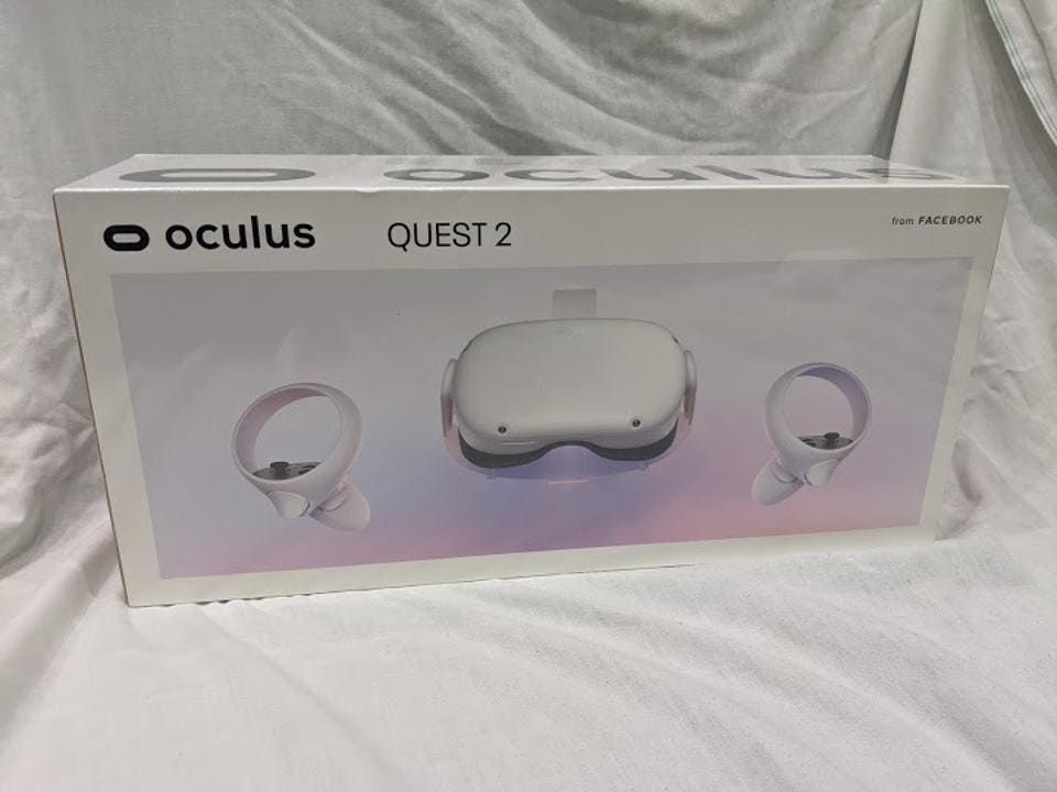 Oculus Quest 2 - 128GB + Accessories - Perfect Condition! (ACCESSORIES INCLUDED - view description)