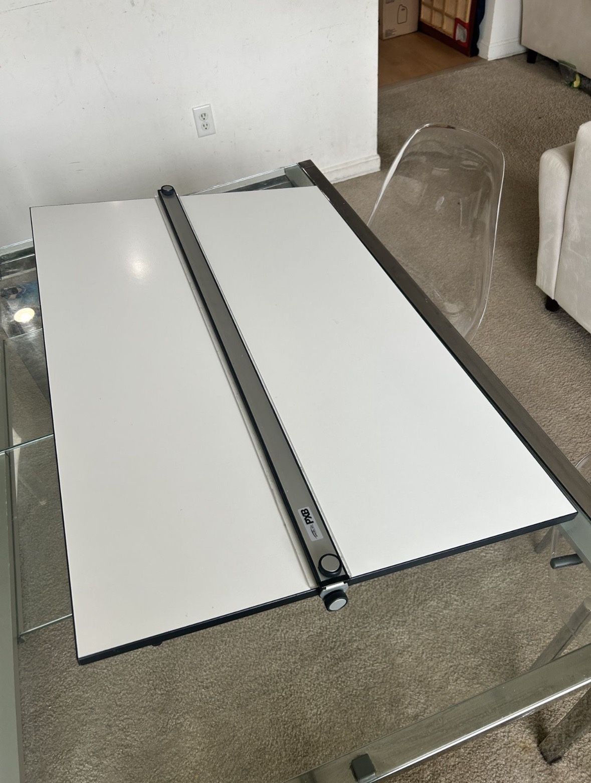 Drafting Board 24 x 36 with Straight Edge – Great Condition
