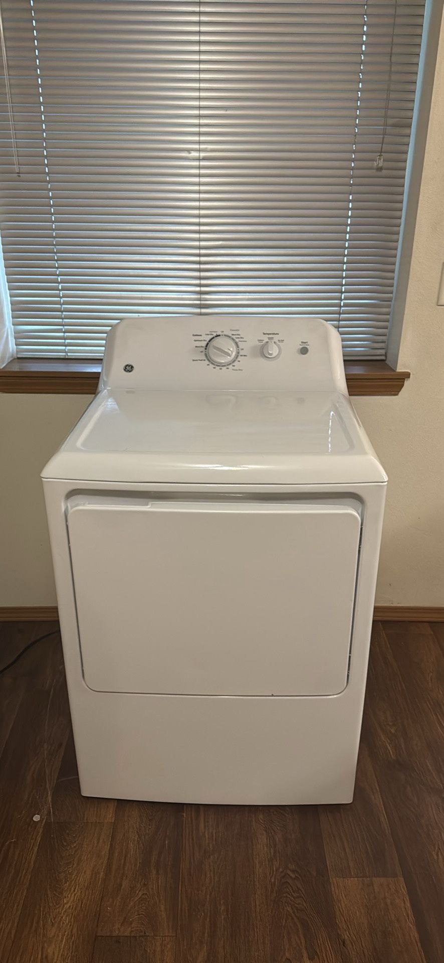 GE gas dryer in excellent condition