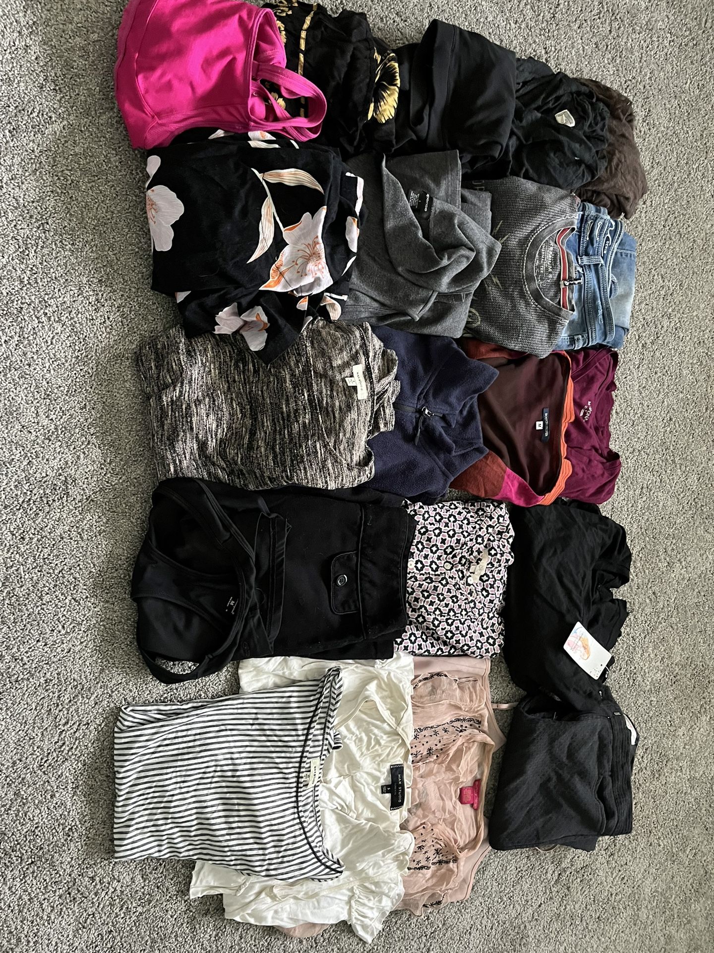 Women's Clothing 21 used Items