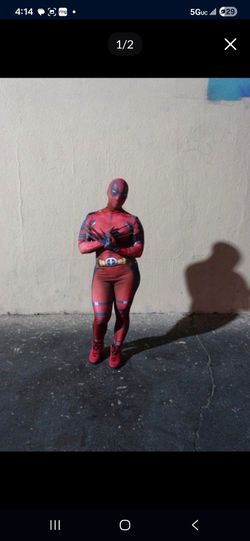 Dead pool costume