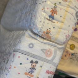 diapers / huggies 