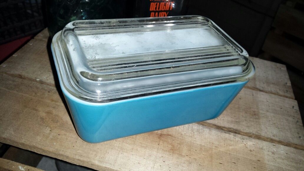 Pyrex refrigerator dish