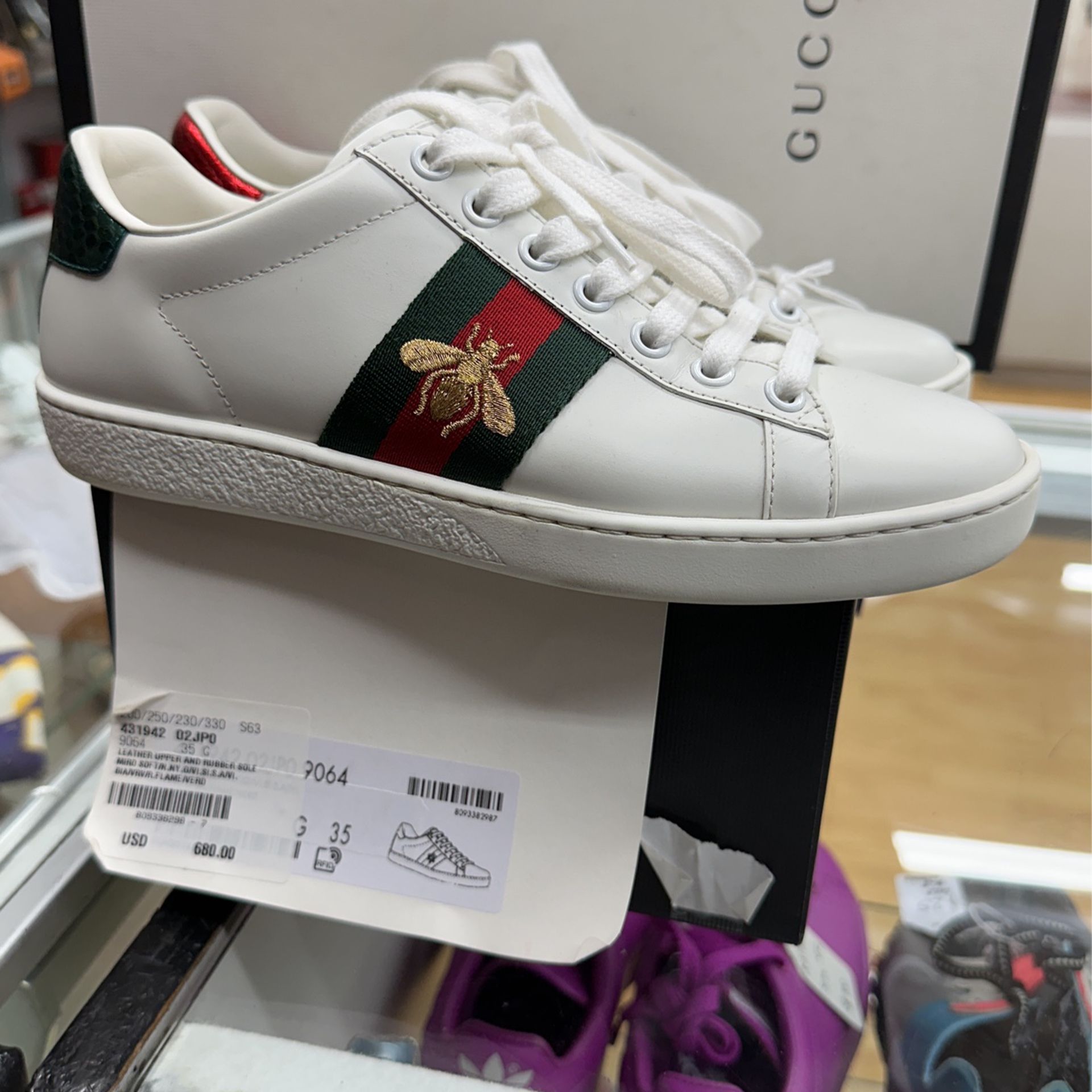 Gucci WOMEN'S ACE SNEAKER WITH BEE Size 35