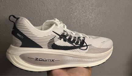 Nike vomero 18 size 13