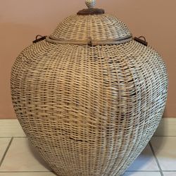 Large Handwoven Wicker Lidded Decorative Basket