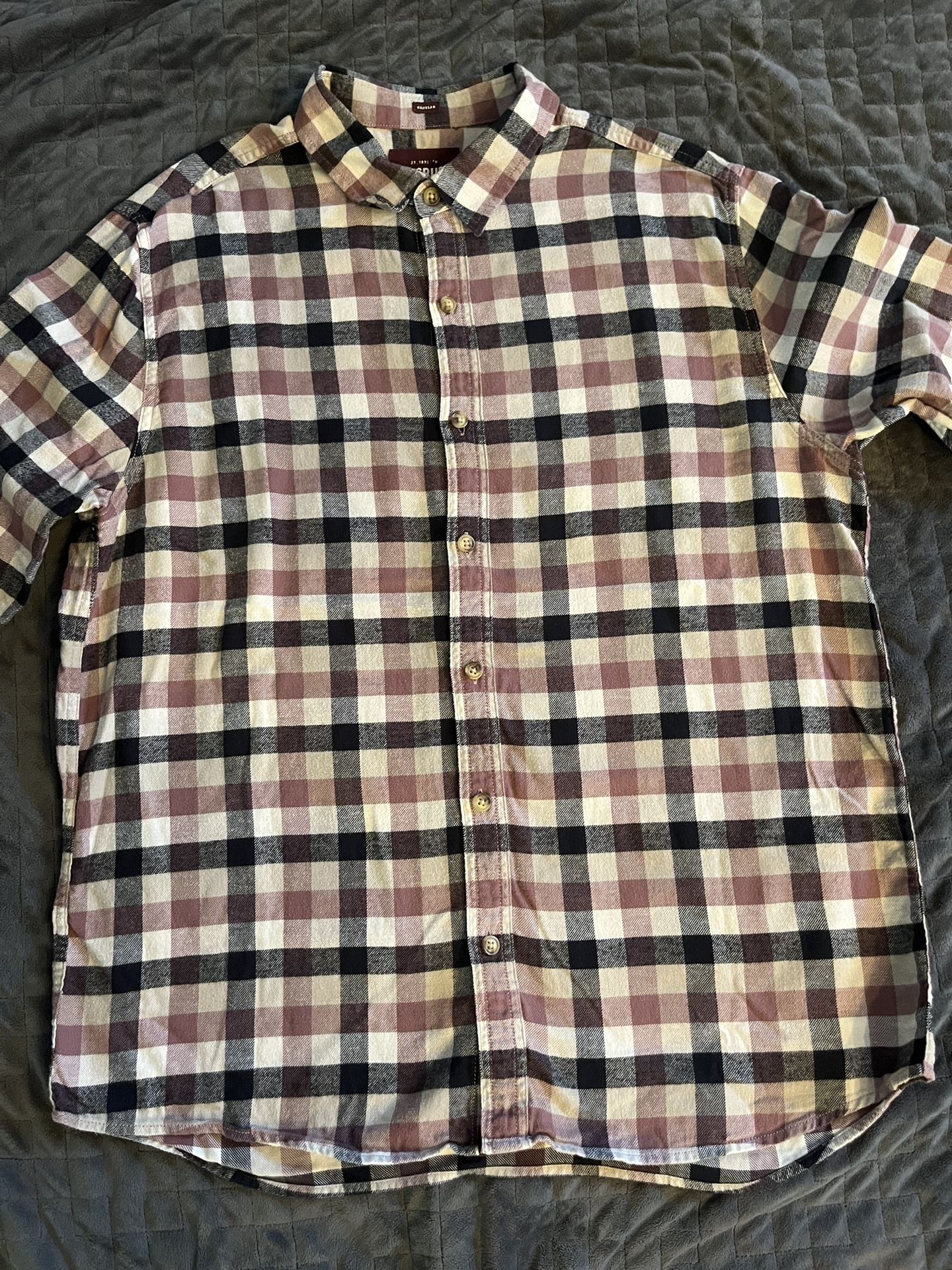 Men’s Alesbury Men’s Button Down Cream, Pink, and Black Plaid Shirt size Large