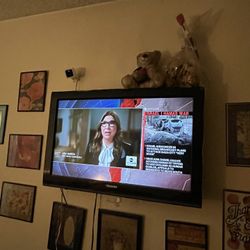 32 Inch Toshiba Flat Screen