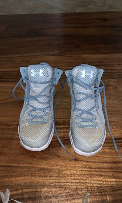 Under armor basketball shoes size 7.5