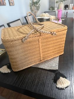 Picnic basket