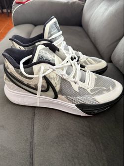 Kyrie 8s size 12