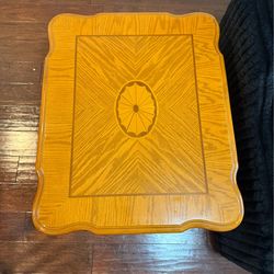 Vintage Wood Side Table with Drawer – Solid & Elegant