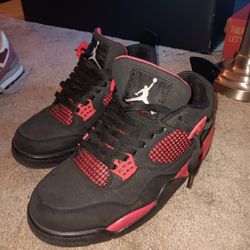 Jordan 4 Thunders Size 8.5 Mint Condition $100 Obo