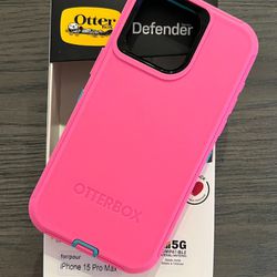 iPhone 15 Pro Max Otterbox Defender Series Case With Belt Clip Holster 