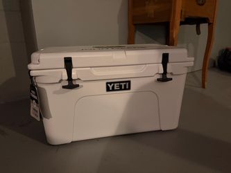 Yeti Tundra 45 Hard Cooler White