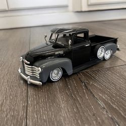 Diecast 1/24 Scale  1953 Chevrolet 3100 Pickup Truck LOWRIDER 