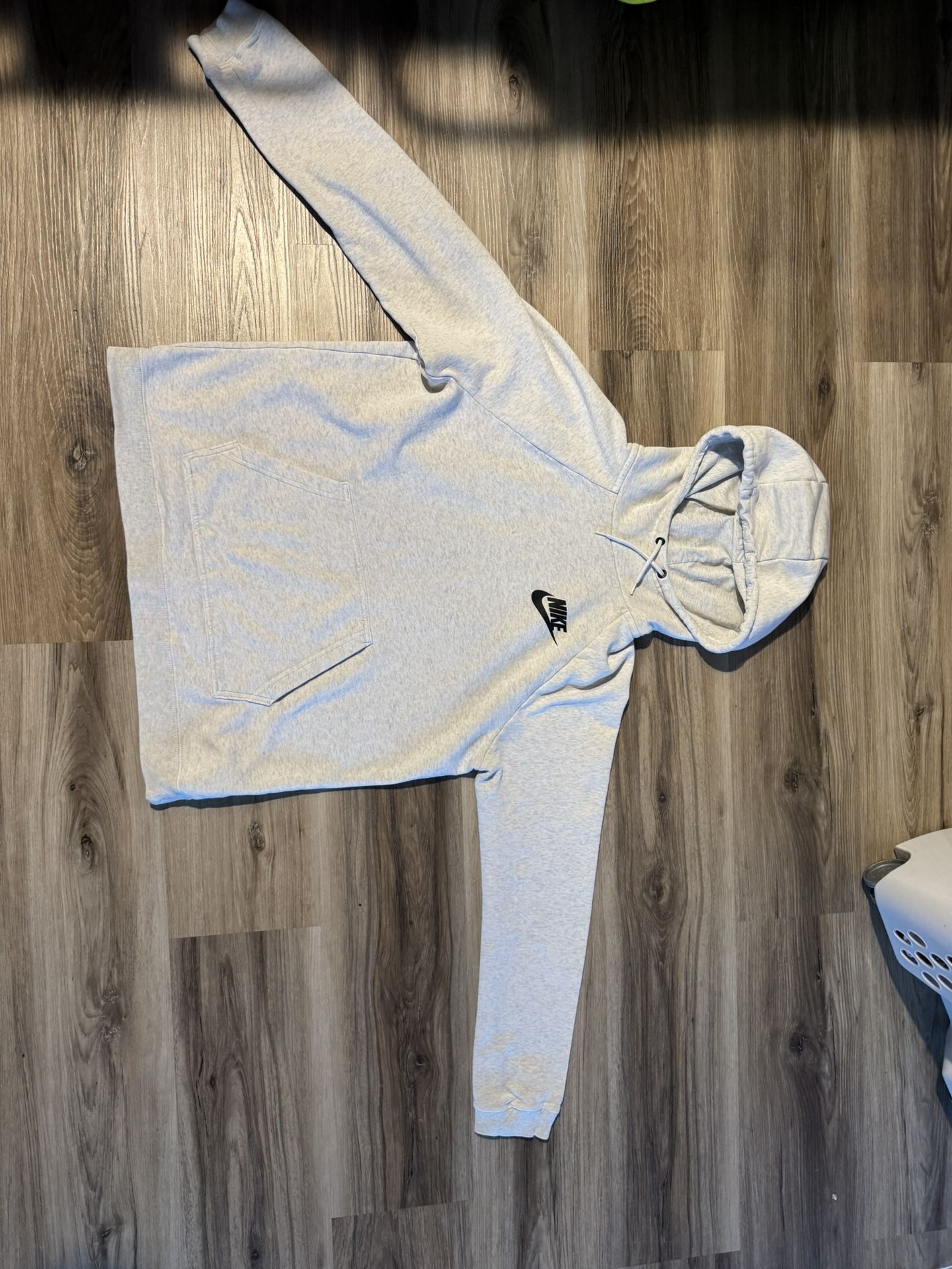 Women’s size large Nike pullover hoodie