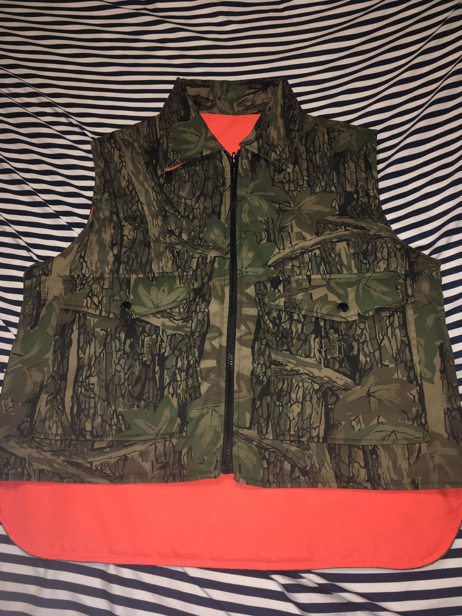 Winchester Hunting Vest Conceal Camo Trebark Reversible Medium Virginia patch No rips, tears or stains 6 pockets