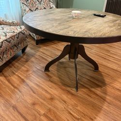 Round Dining Table 