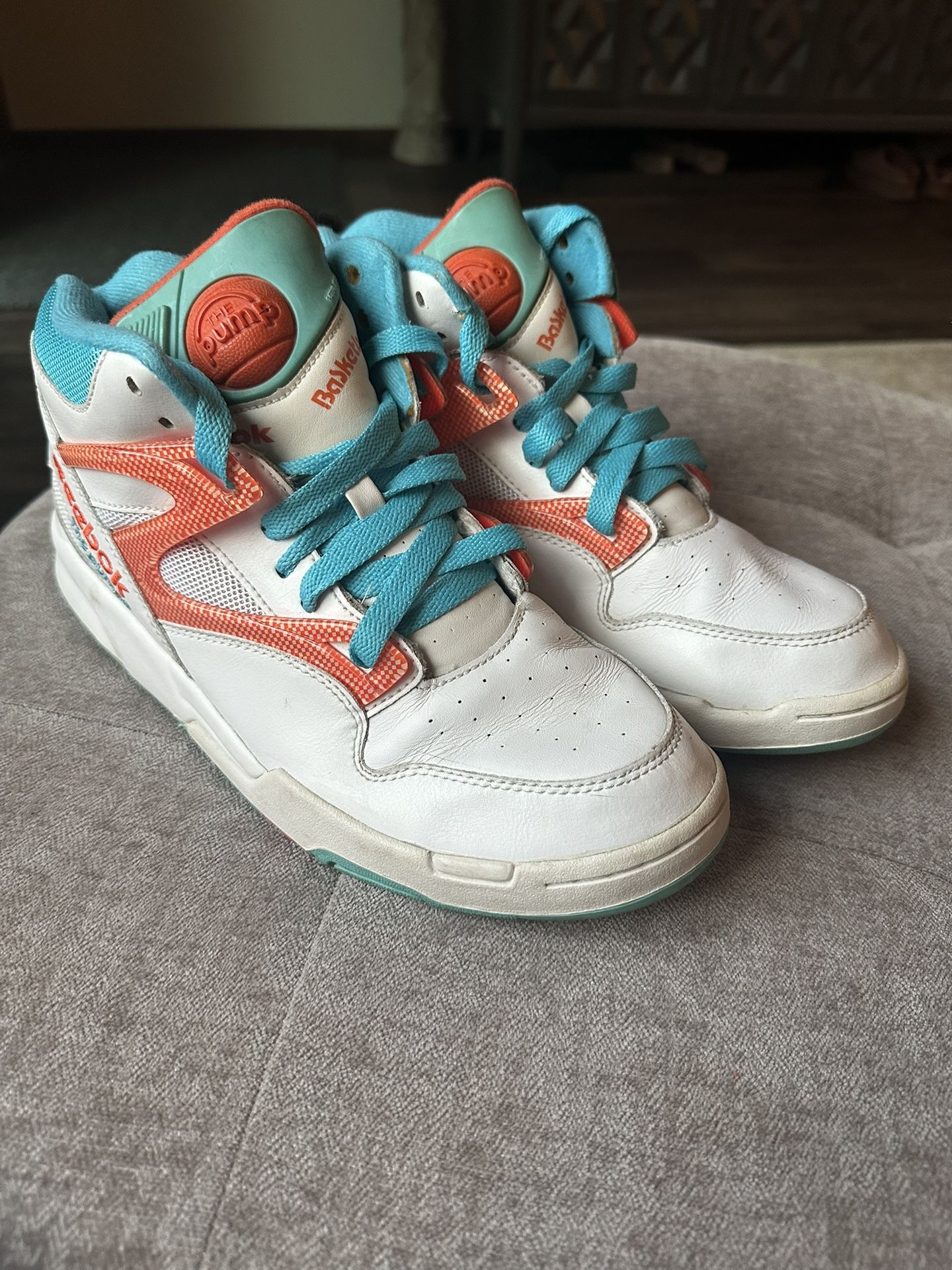 Mens Size 9.5 Reebok Pumps
