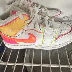 Girls Air Jordan’s Size 4.5