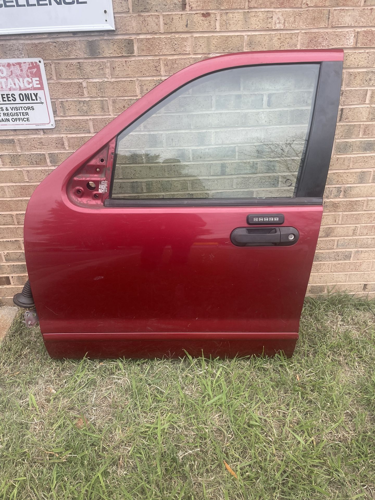 2003 Ford Exployer Drivers Door Shell And Glass