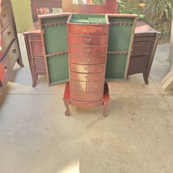 Bedroom Set  Dresser & Jewelry  Box 