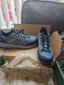 Steel toe women's shoes