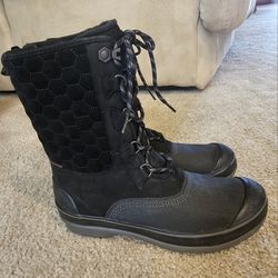 Women's Clark's Quilted duck Boots Size 9