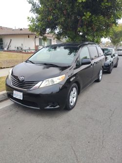 2012 Toyota Sienna Black Minivan LE - 8-Passenger, Reliable V6, Well-Maintained