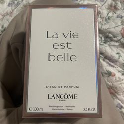 La Vie Est Belle Perfume